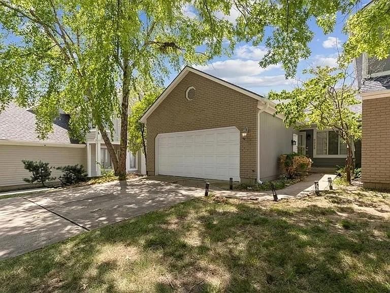 8323 W 120 Terrace — photo 22