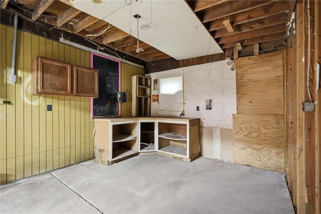8012 S Benton Avenue — photo 14