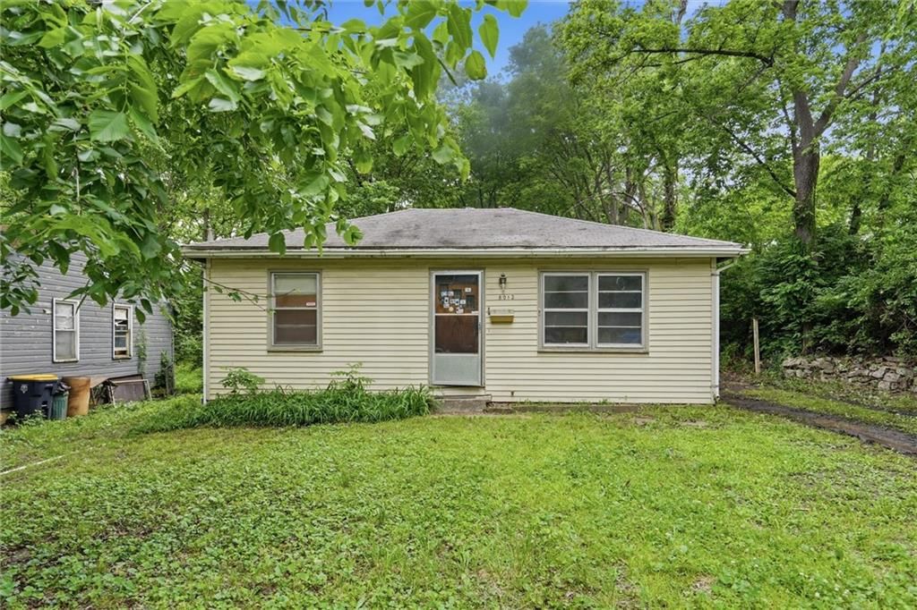 8012 S Benton Avenue — photo 18