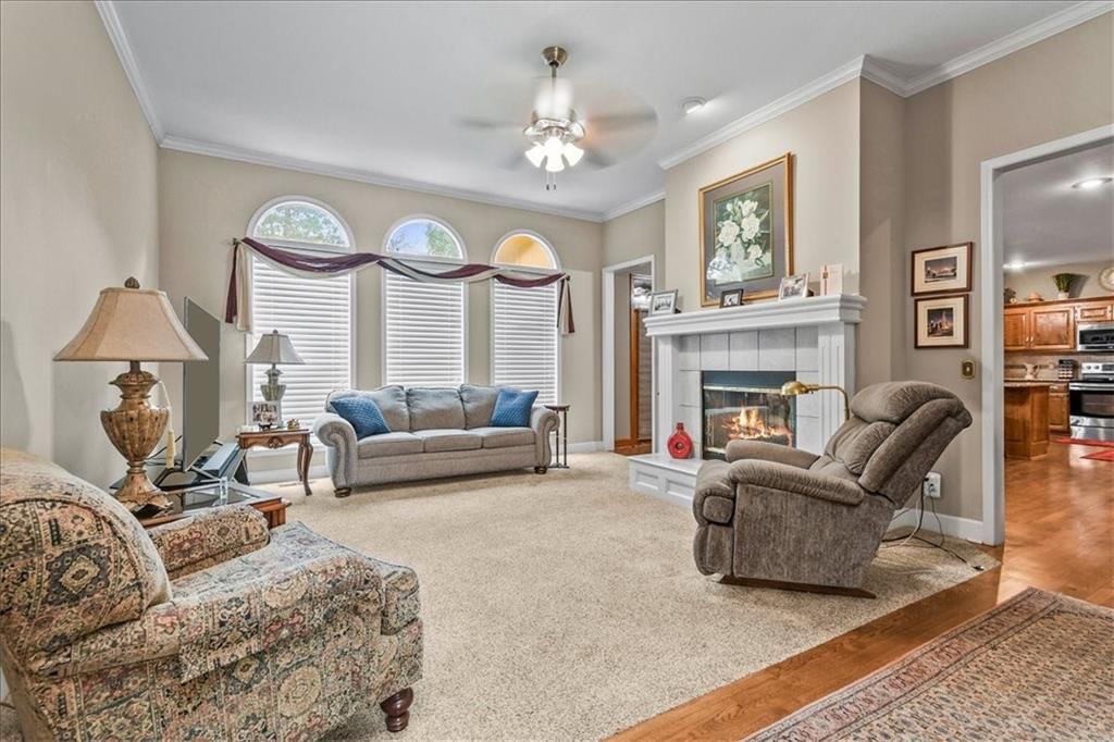 240 SW Winterpark Circle — photo 7