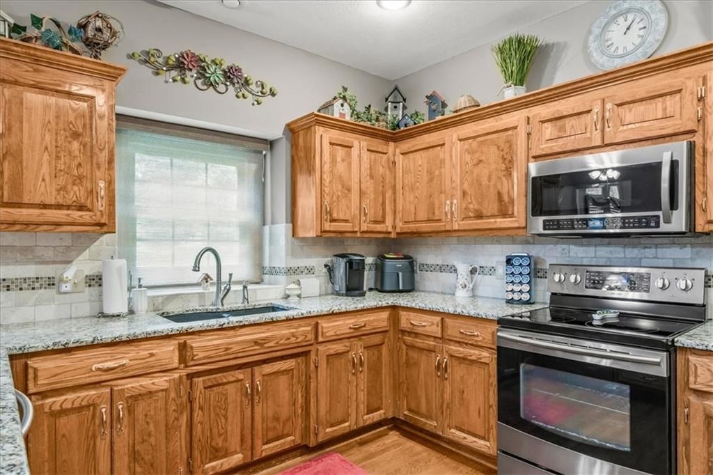 240 SW Winterpark Circle — photo 11