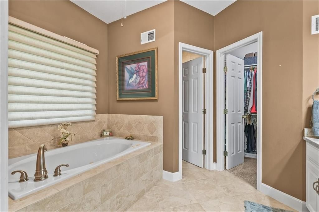 240 SW Winterpark Circle — photo 14
