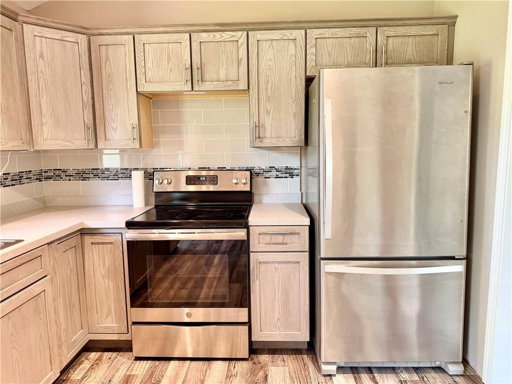 204 W Lee Street — photo 10