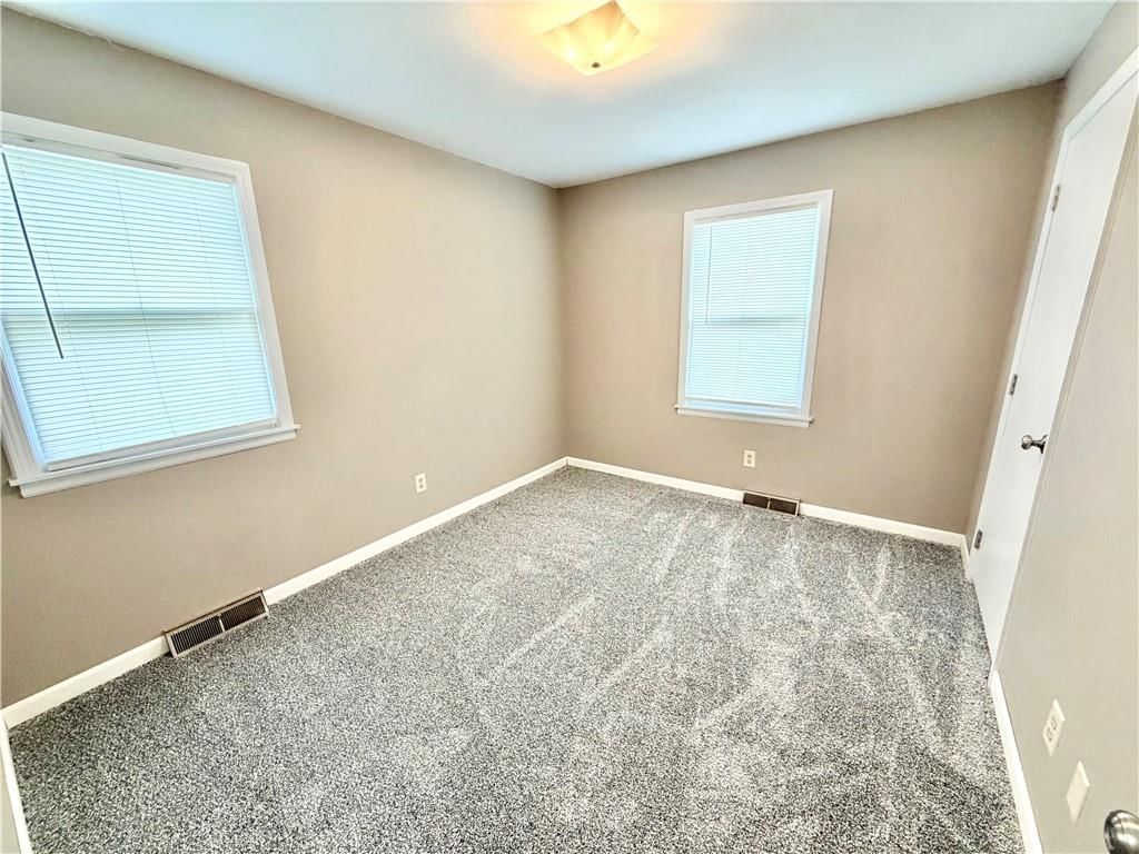204 W Lee Street — photo 16