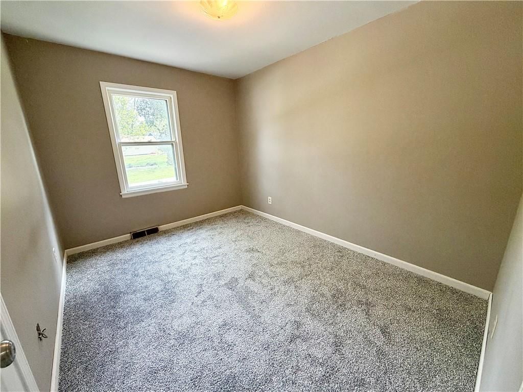 204 W Lee Street — photo 17