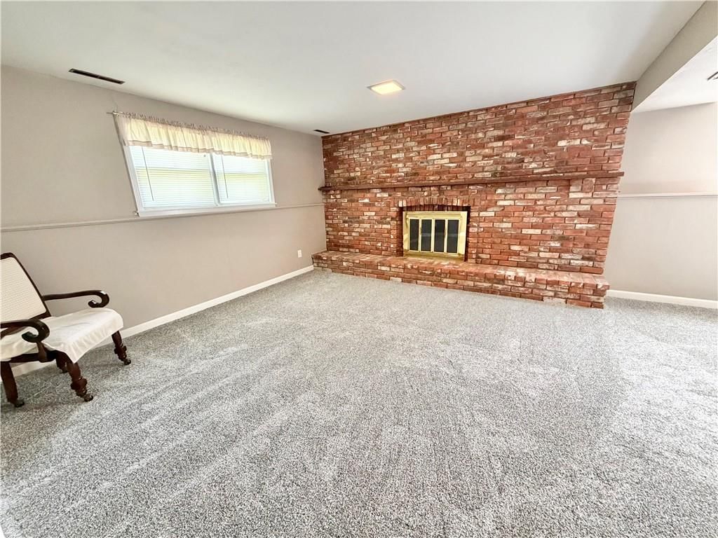 204 W Lee Street — photo 20