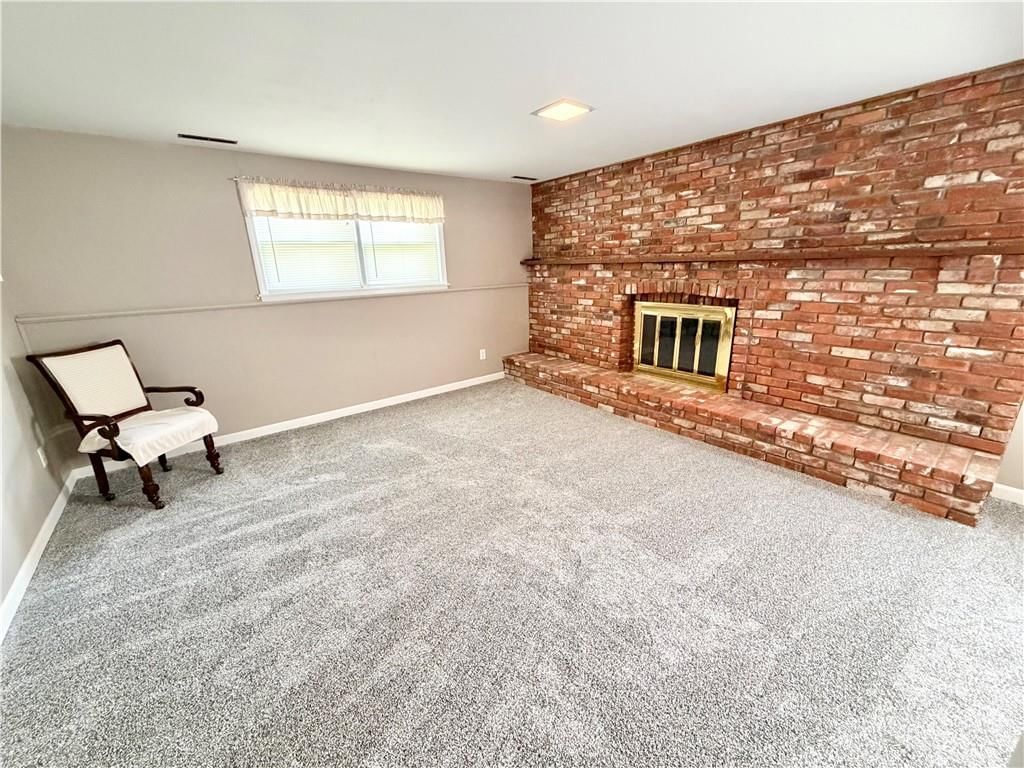 204 W Lee Street — photo 22