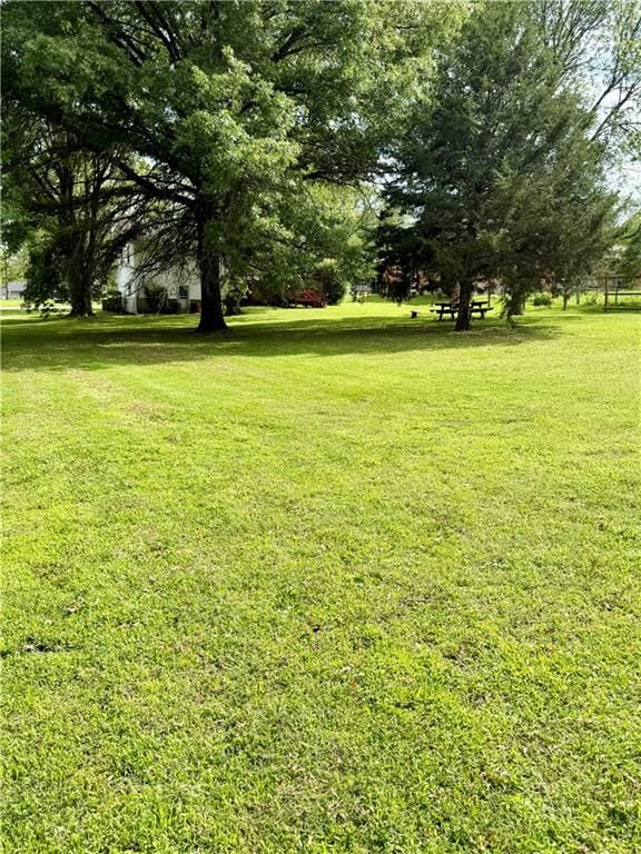 204 W Lee Street — photo 26