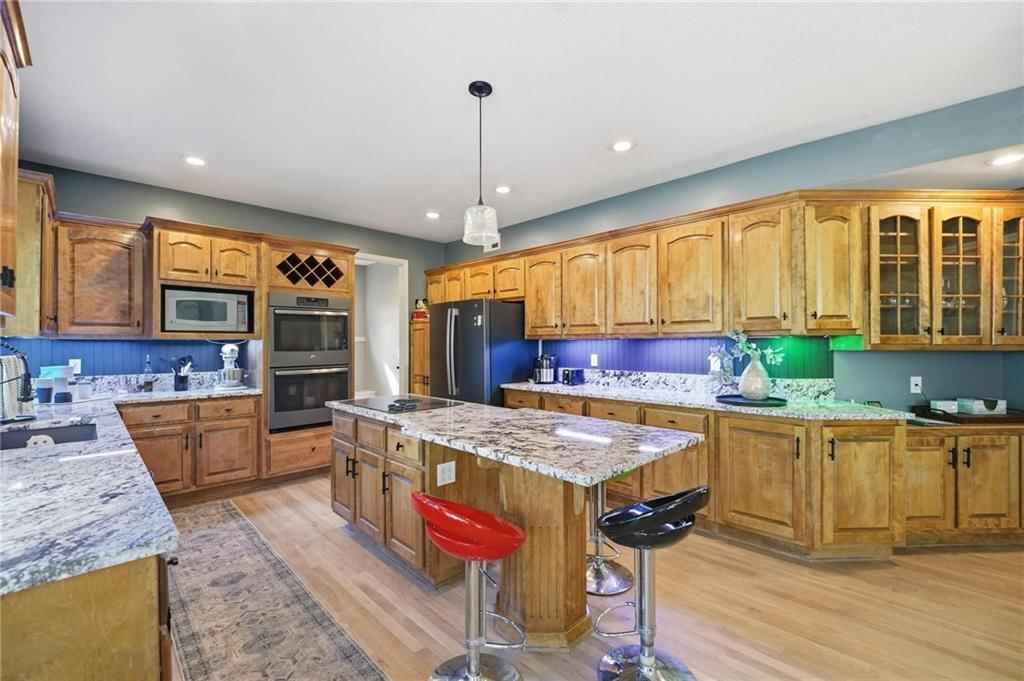 16901 W 84th Street — photo 2
