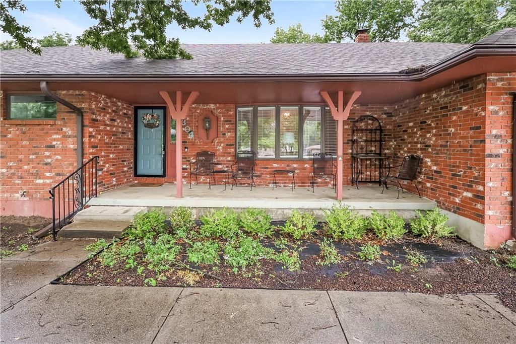 304 S Delaware Street — photo 4