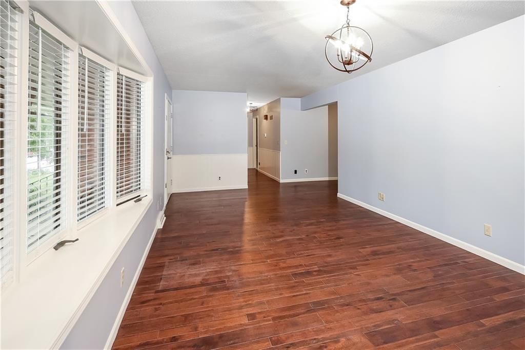 304 S Delaware Street — photo 12