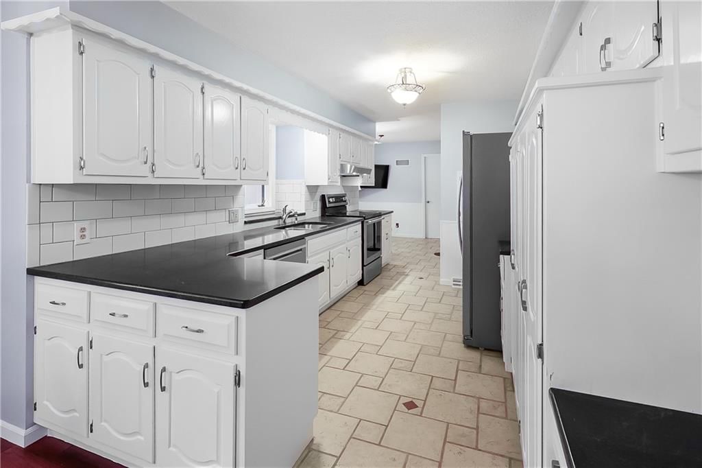 304 S Delaware Street — photo 15
