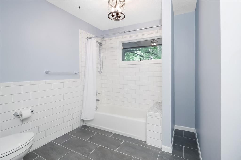 304 S Delaware Street — photo 22