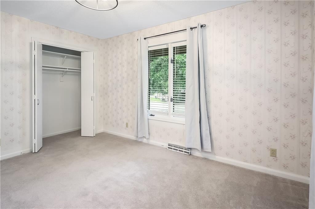 304 S Delaware Street — photo 26