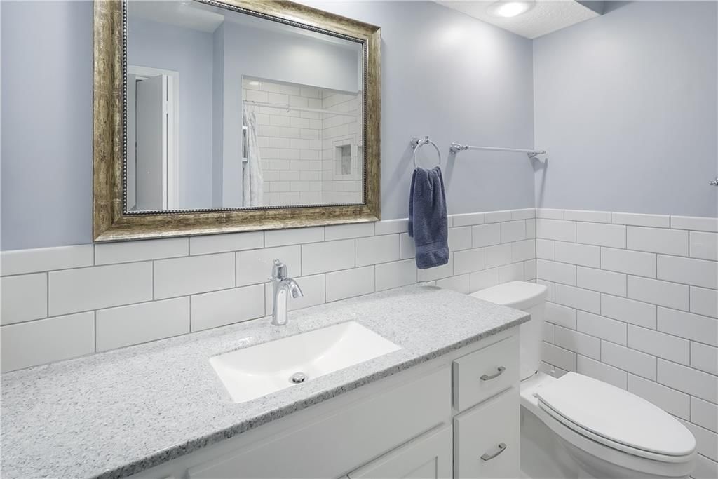 304 S Delaware Street — photo 31