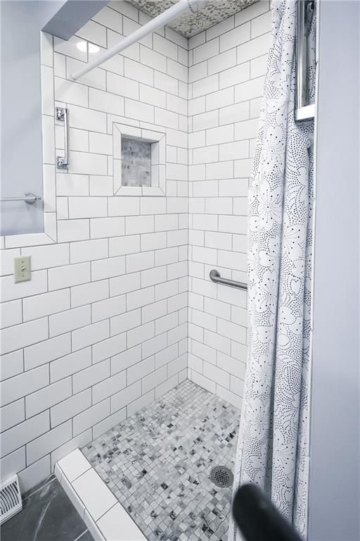 304 S Delaware Street — photo 32