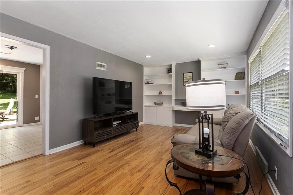 10302 W 61st Street — photo 7