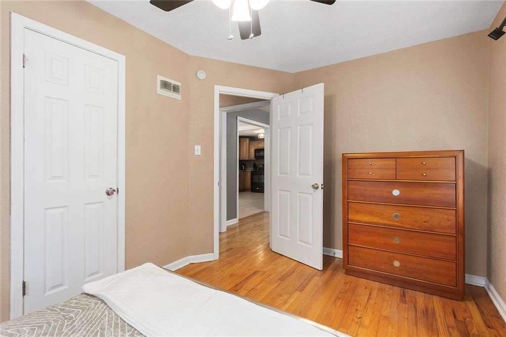 10302 W 61st Street — photo 16