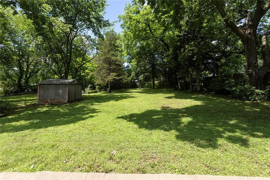 10302 W 61st Street — photo 27