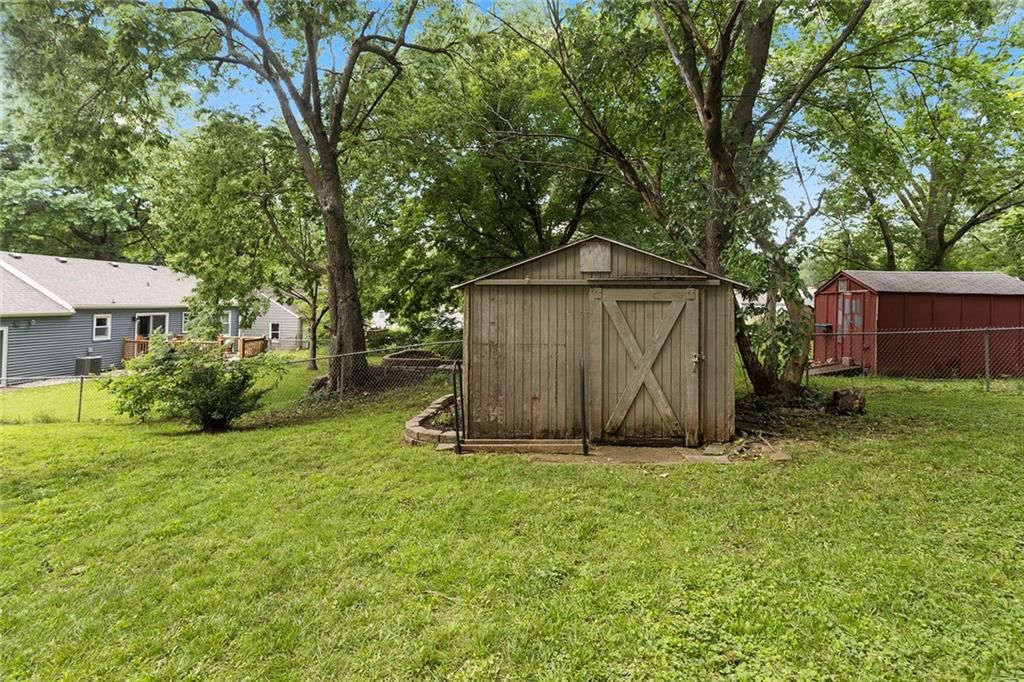 10302 W 61st Street — photo 31