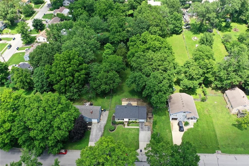 10302 W 61st Street — photo 38