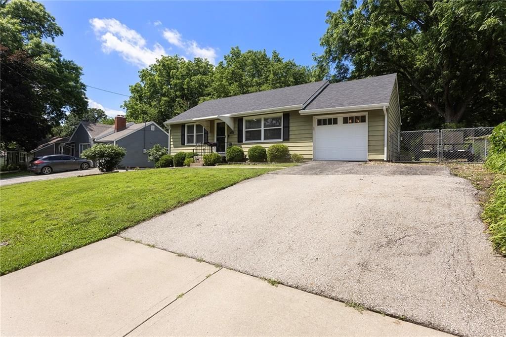 10302 W 61st Street — photo 44