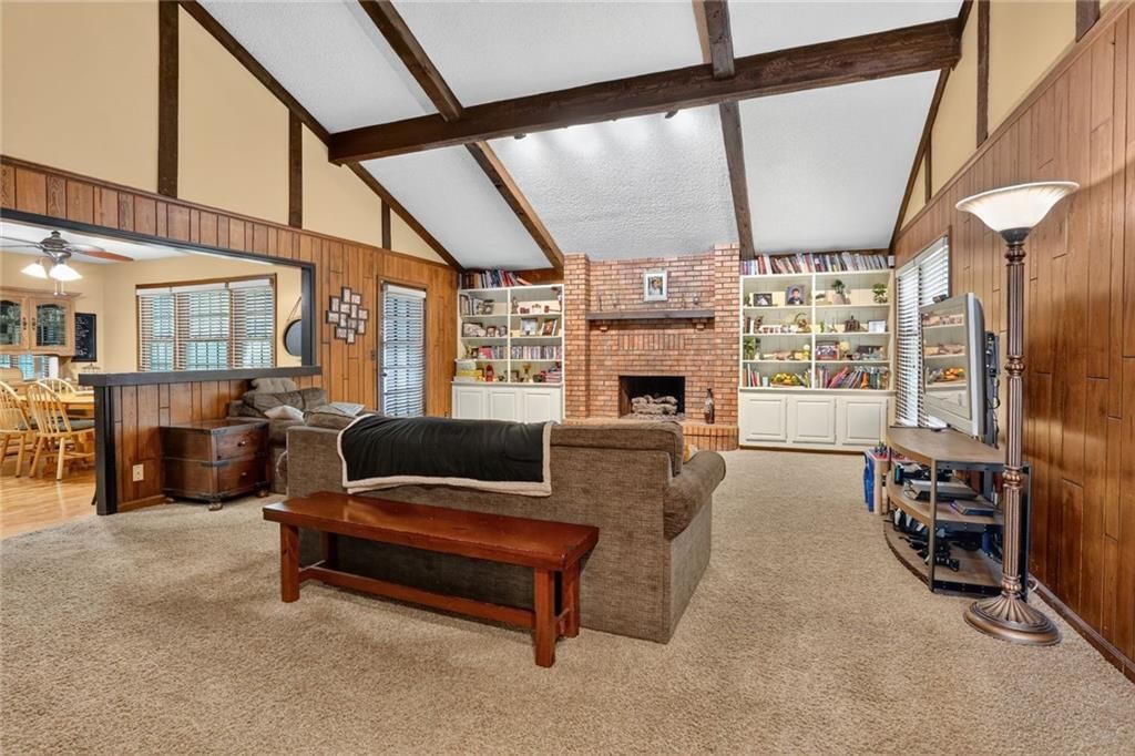 16313 W Chur Street — photo 2