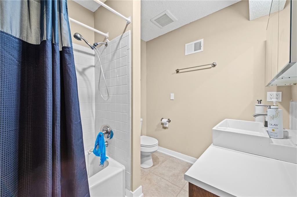 8311 NW Waukomis Drive — photo 21