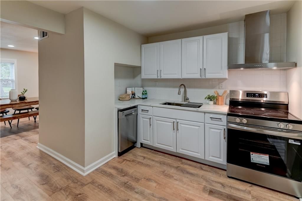 7126 Main Street — photo 11