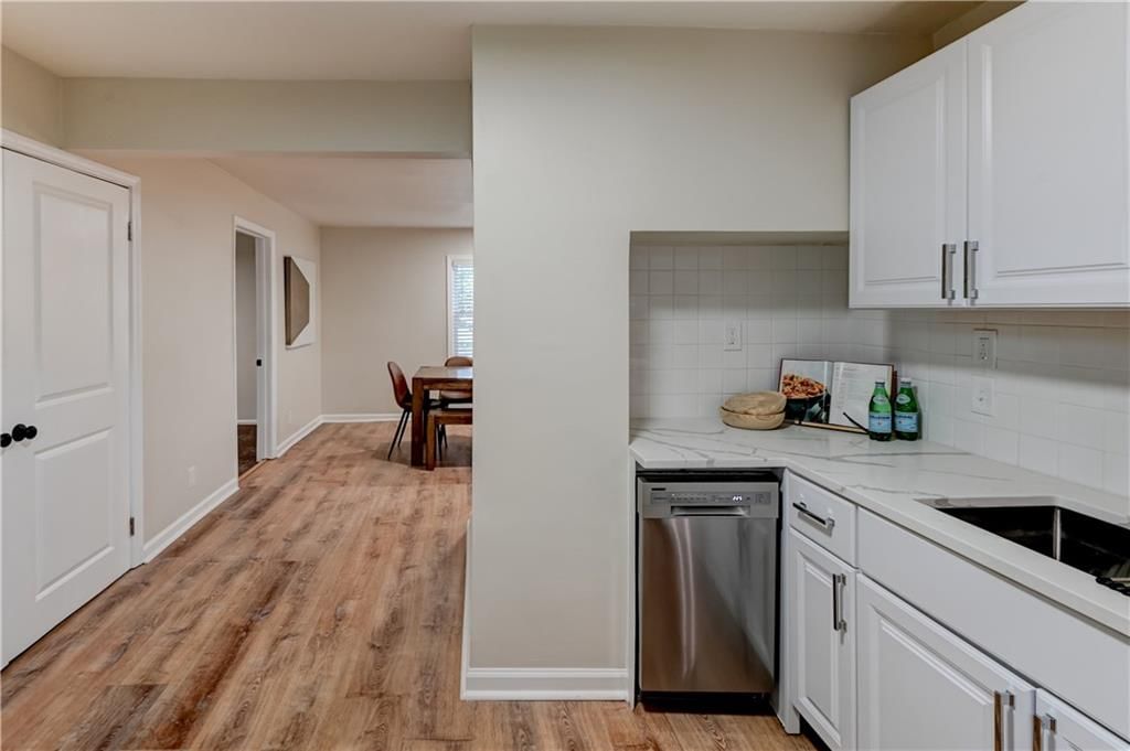 7126 Main Street — photo 13