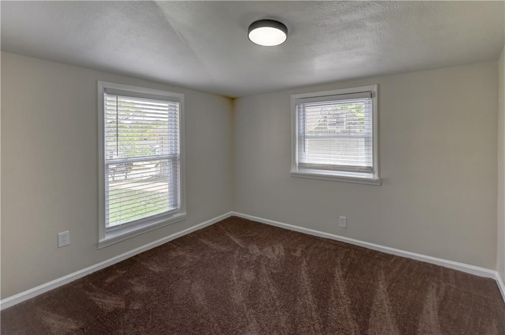 7126 Main Street — photo 18