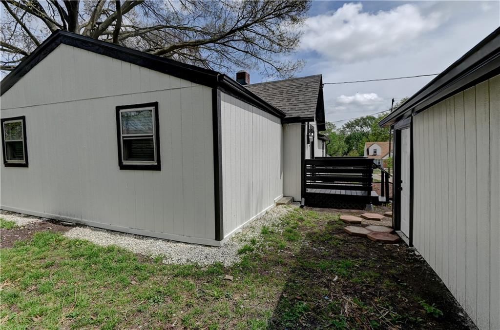 7126 Main Street — photo 30