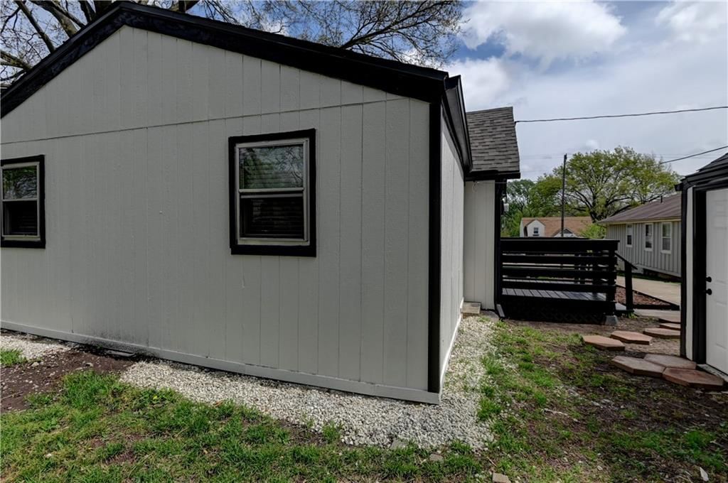 7126 Main Street — photo 31