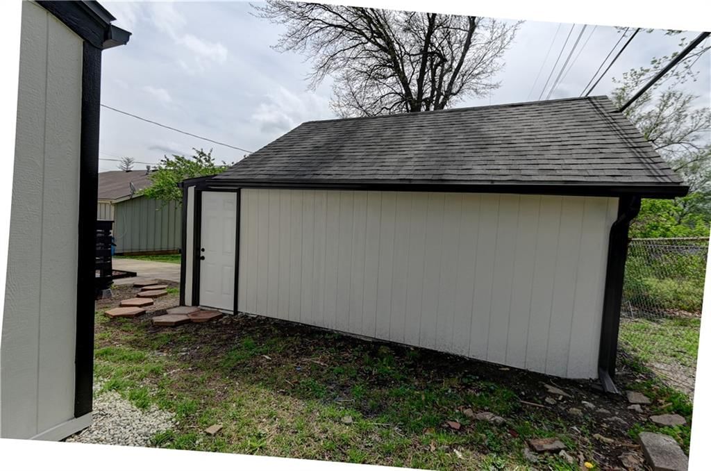 7126 Main Street — photo 32