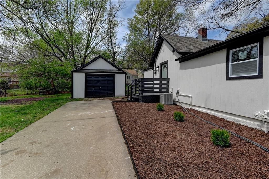 7126 Main Street — photo 35