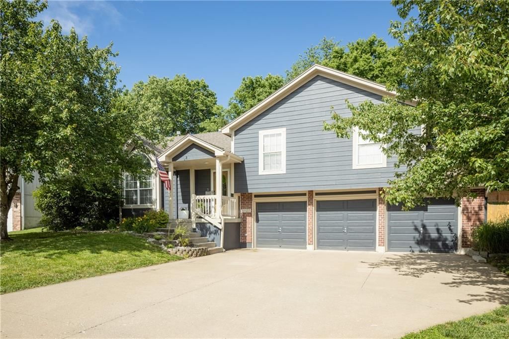 1127 SE Eastridge Drive — photo 3