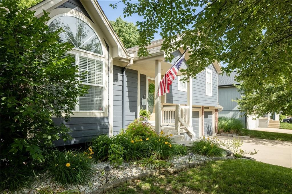 1127 SE Eastridge Drive — photo 5