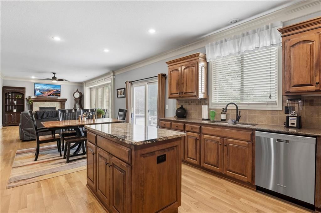 5211 Kenton Street — photo 20