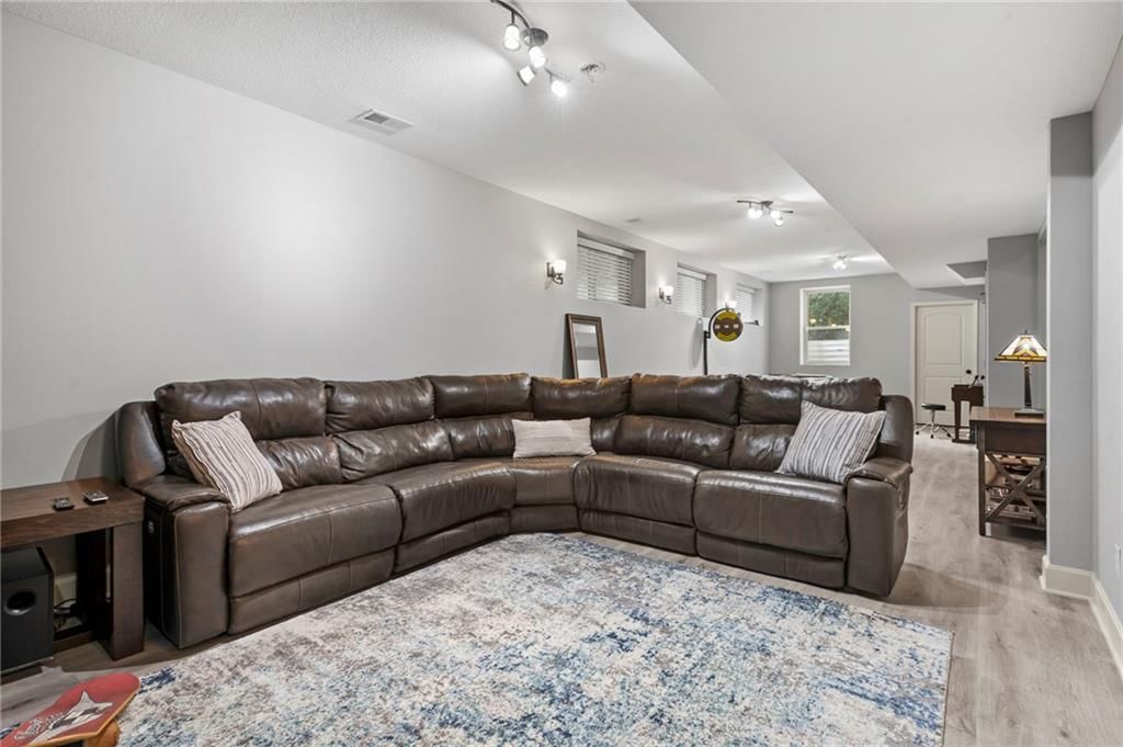 5211 Kenton Street — photo 42