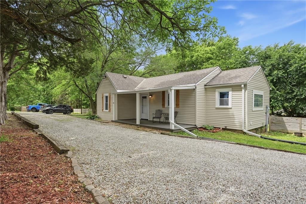 301 SE Moreland School Road — photo 4