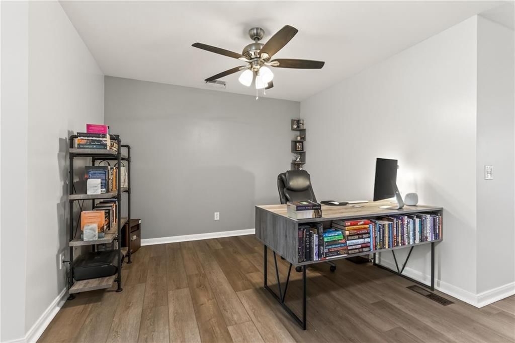 8127 N Drury Avenue — photo 15