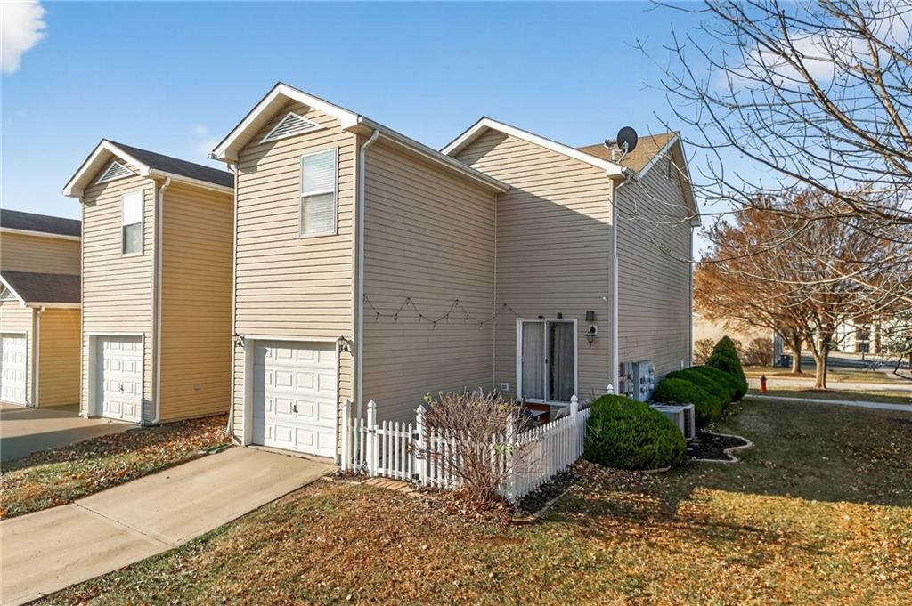 8127 N Drury Avenue — photo 31