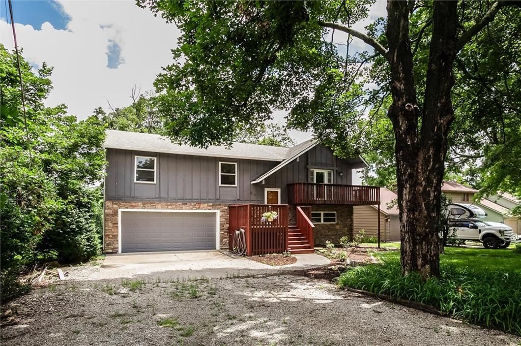 643 N Hemlock Street — photo 2