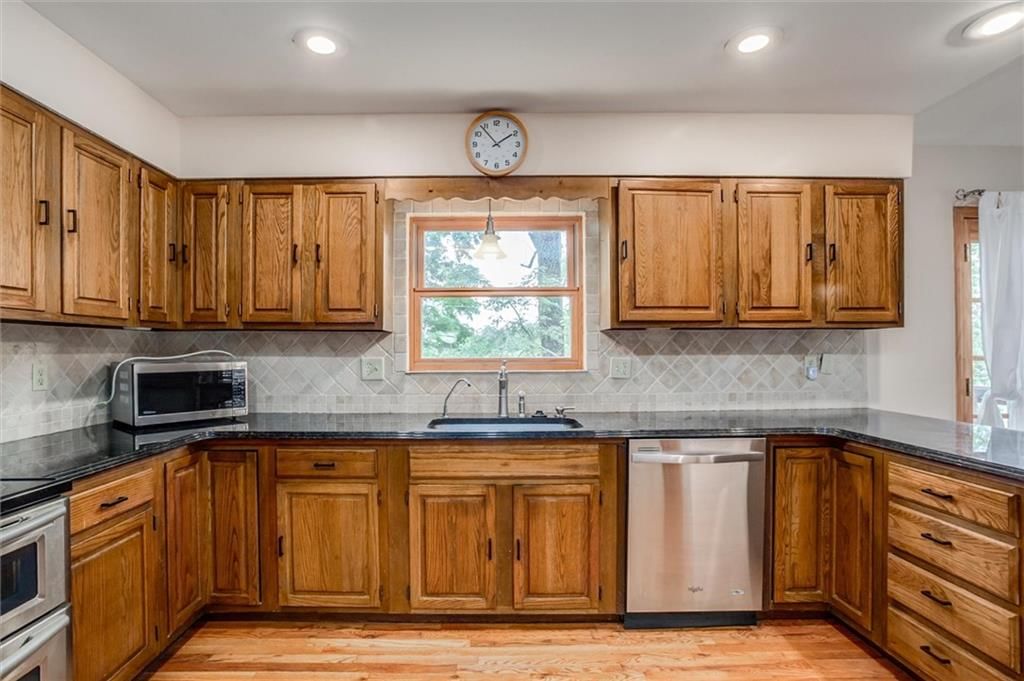 643 N Hemlock Street — photo 9