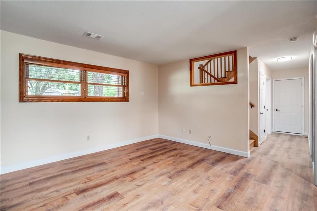 643 N Hemlock Street — photo 11