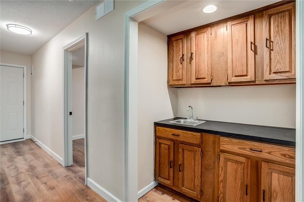 643 N Hemlock Street — photo 13