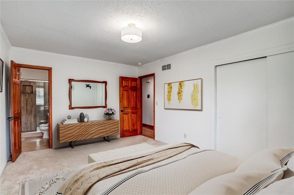 643 N Hemlock Street — photo 16