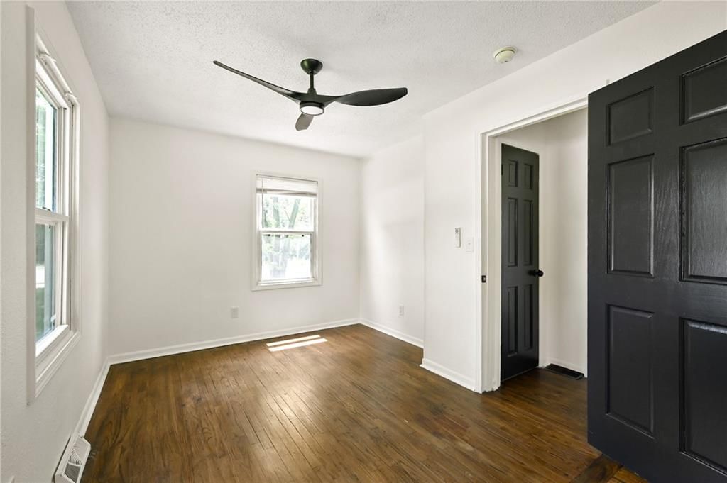 9416 Stark Avenue — photo 16