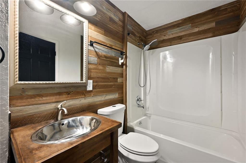 9416 Stark Avenue — photo 17