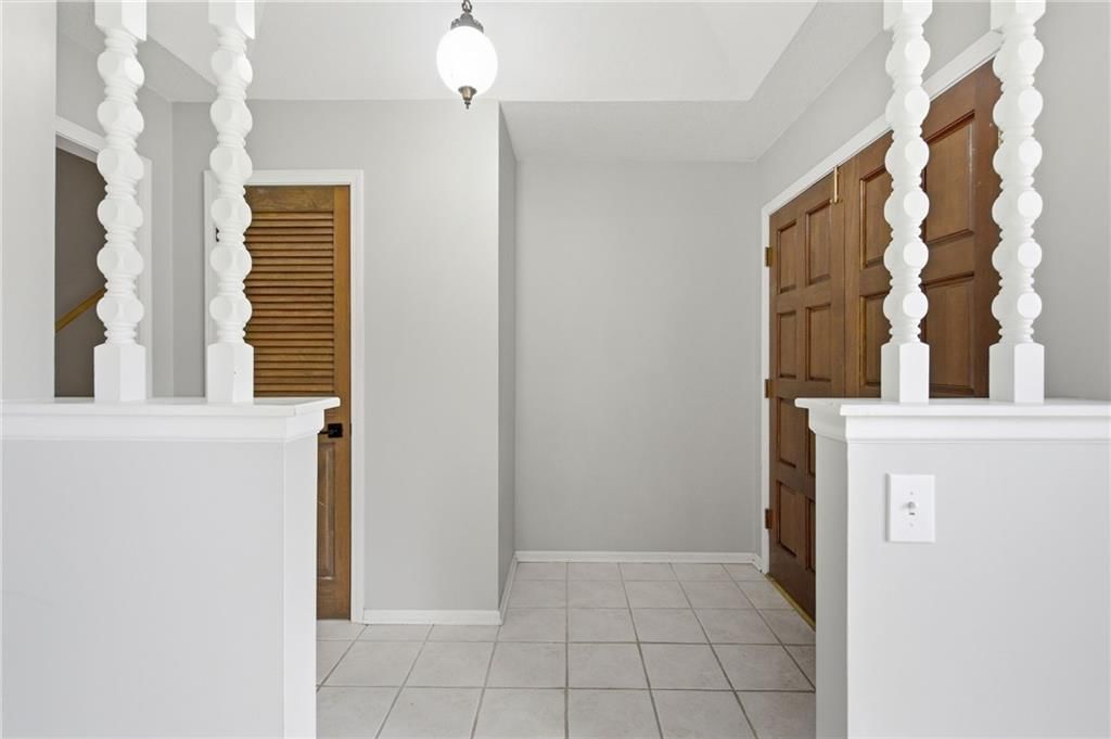 7822 Westgate Drive — photo 2